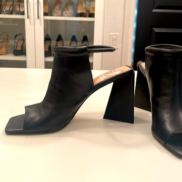 Vince Camuto open toe ankle strap With 4 inch heel - Picture 2 of 6